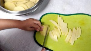 Cara Mengajarkan Anak Cara Menggunakan Lap Tangan Setelah Makan Membangun Kebiasaan Baik Sejak Dini